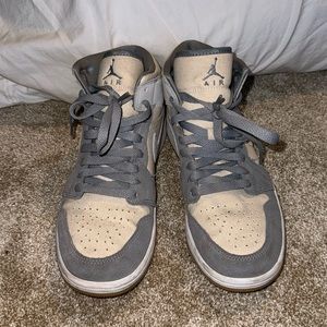 Air Jordan 1 Mid SE